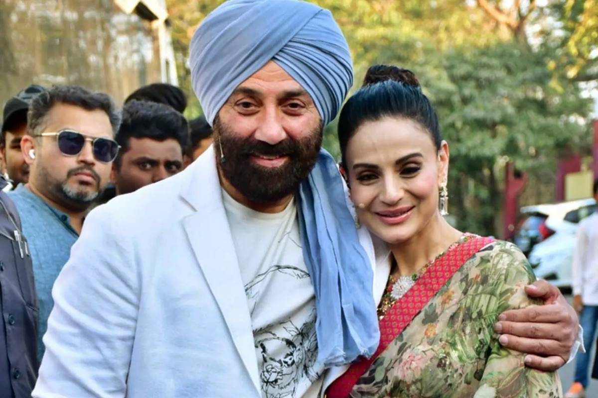 Sunny Deol, Ameesha Patel’s Republic Day wishes in Gadar style