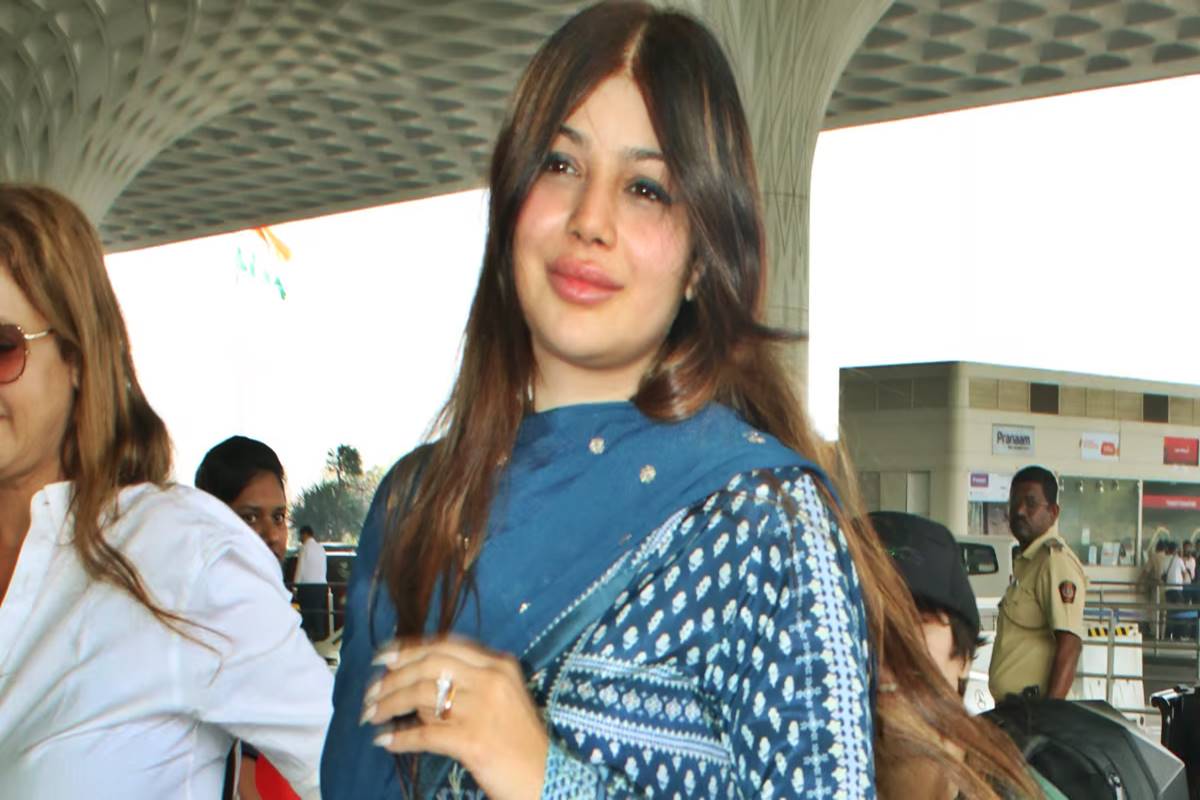 Ayesha Takia claps back at airport appearance critics