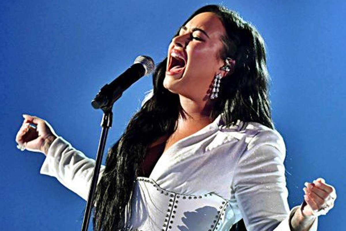 Demi Lovato stirs controversy with ‘Heart Attack’ performance at heart health event