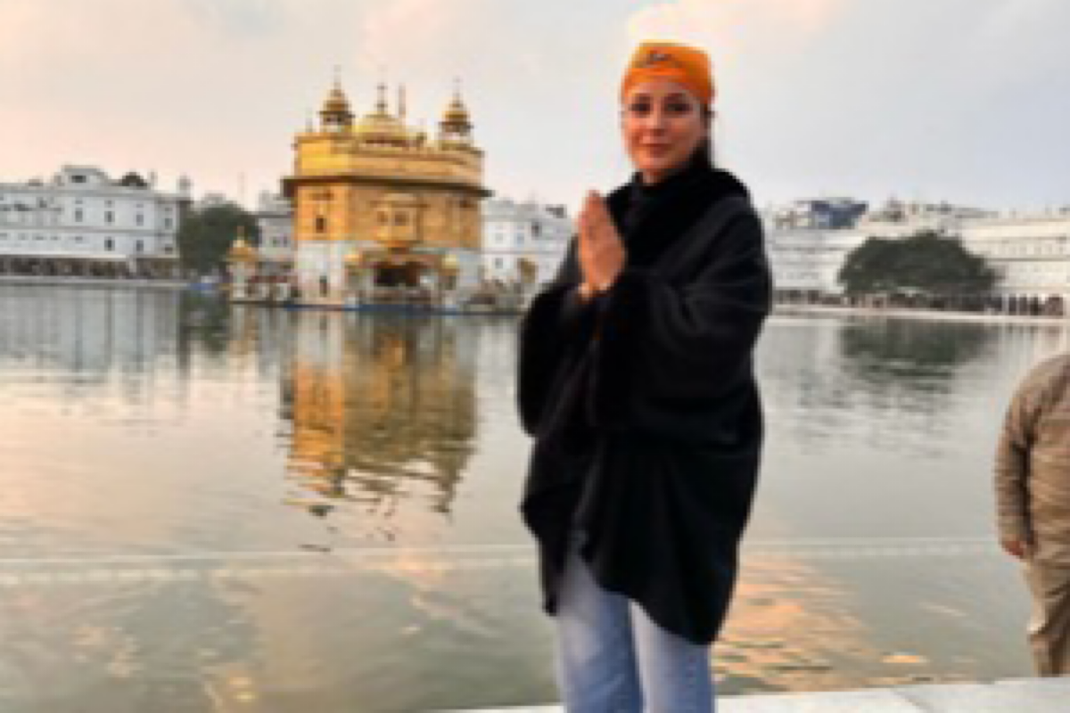 Shehnaaz Gill visits Golden Temple, offers prayers