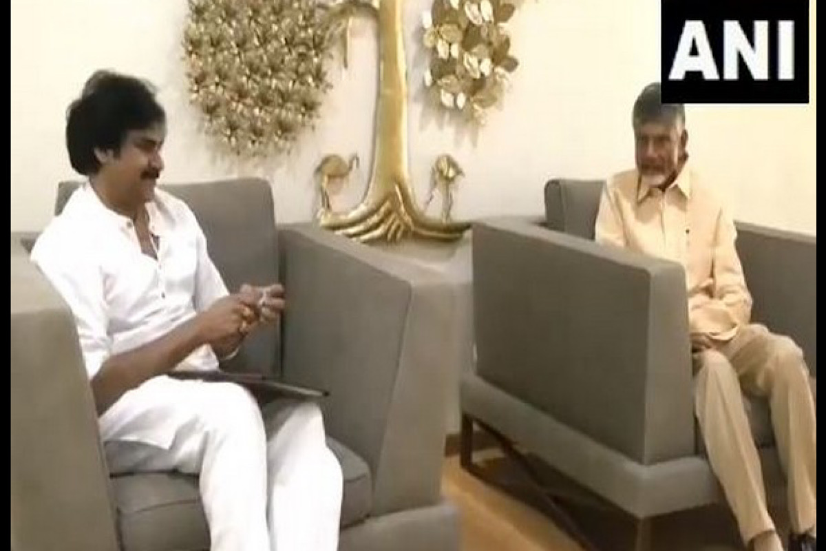 Andhra: Pawan Kalyan meets TDP chief Chandrababu Naidu at his residence in Amaravathi