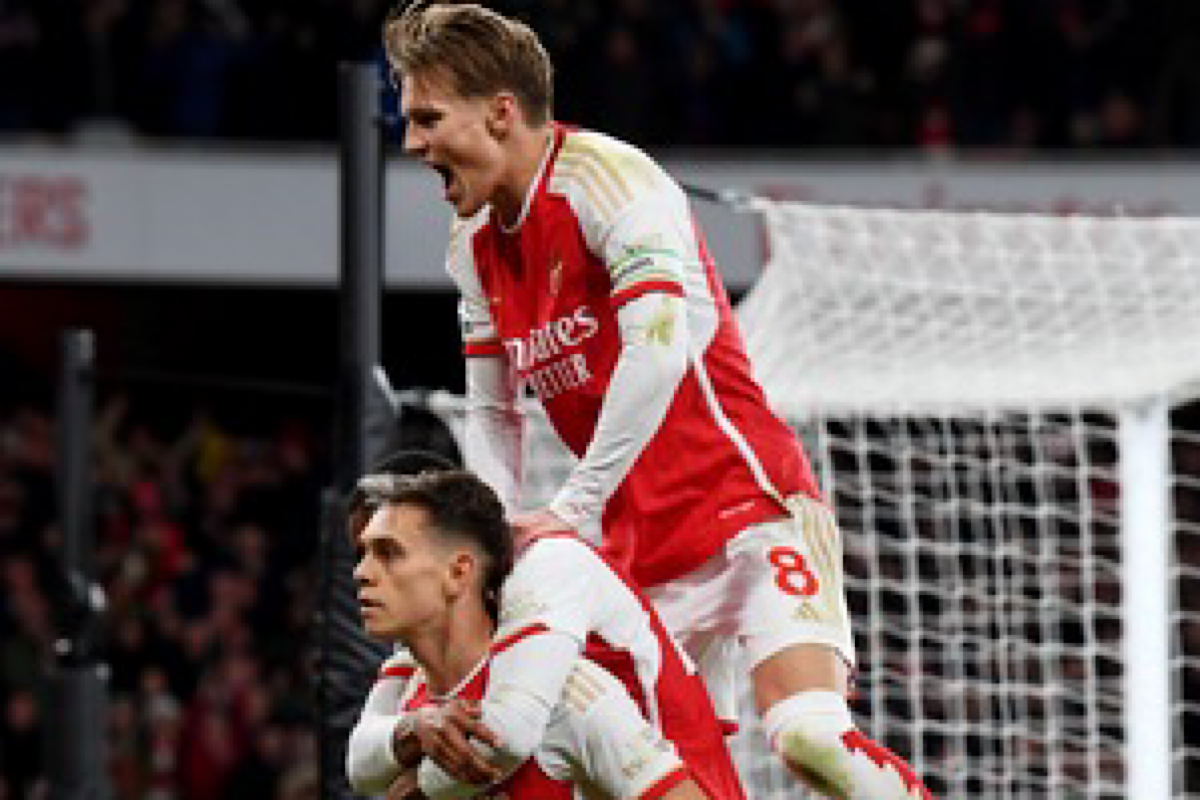 Premier League: Arsenal shake up title race with 3-1 win over Liverpool