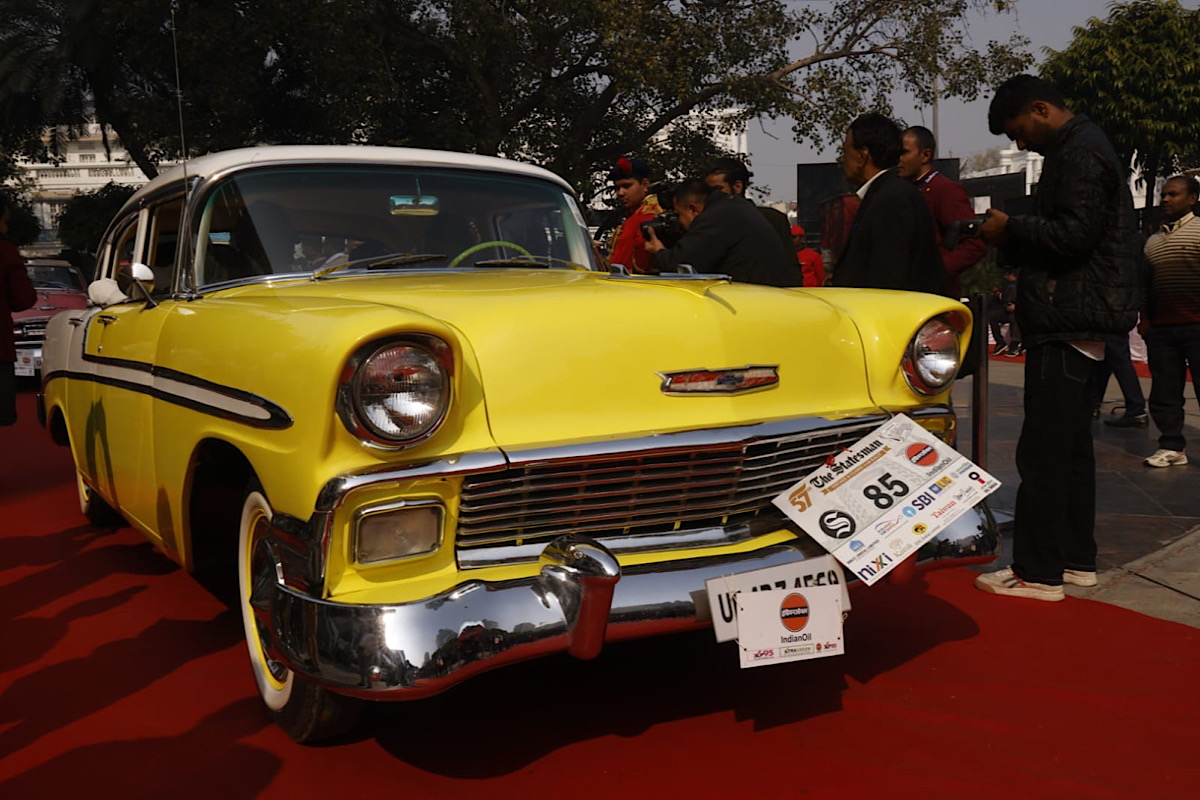 Vintage and classic cars enthrall representatives of Taipei Economic and Cultural Center