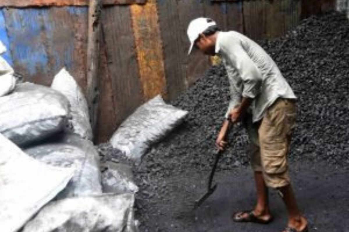 India marks decline in coal imports in 5 years, records significant forex savings