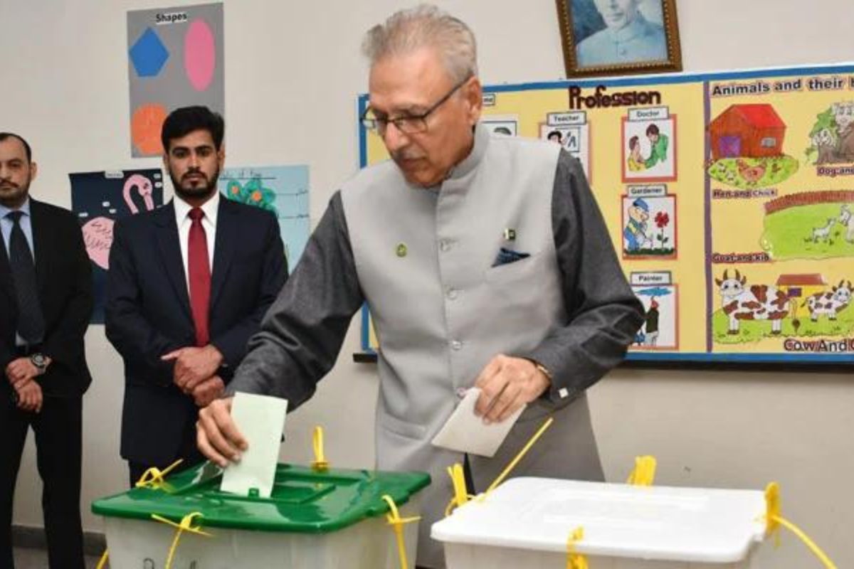 EVMs could’ve averted delayed election results, says Pakistan President Arif Alvi