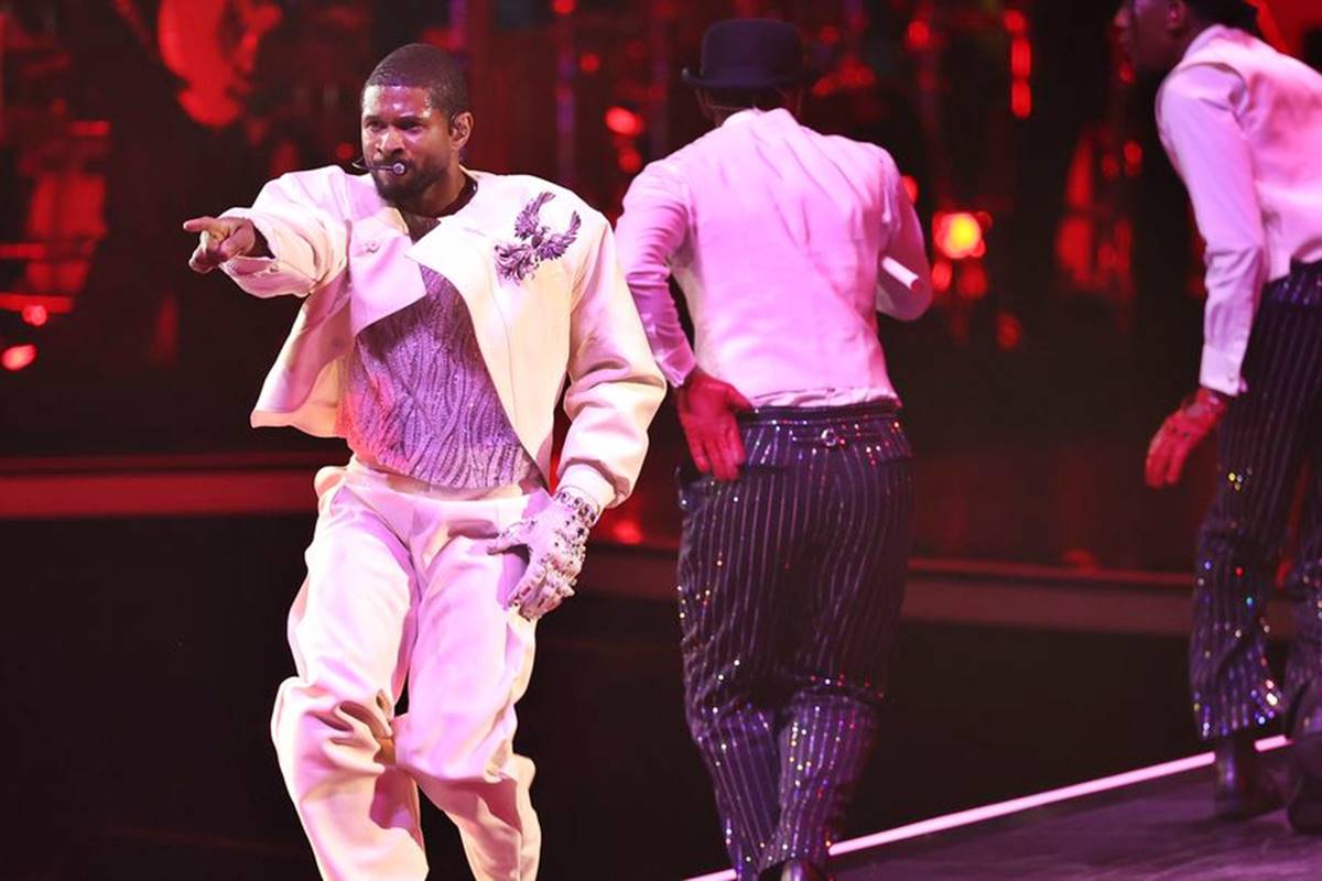Usher wows crowd with Super Bowl halftime show