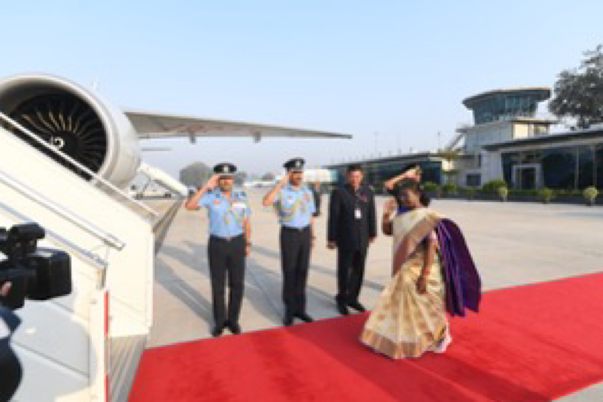 Prez Murmu departs for Mauritius to attend National Day celebrations
