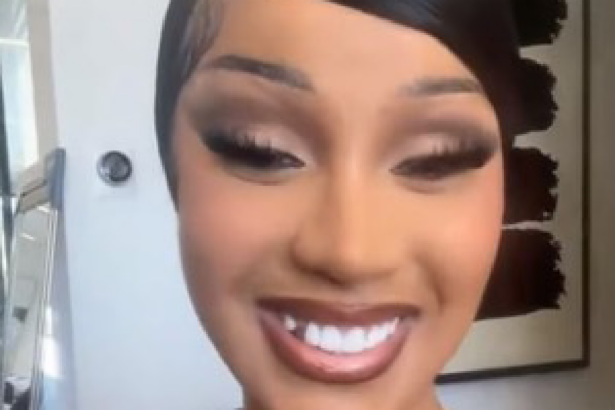 Cardi B’s tooth comes off after she chews on a hard bagel