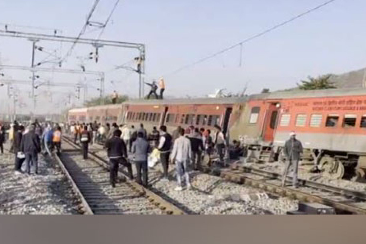 Sabarmati-Agra train derails at Ajmer, no one injured