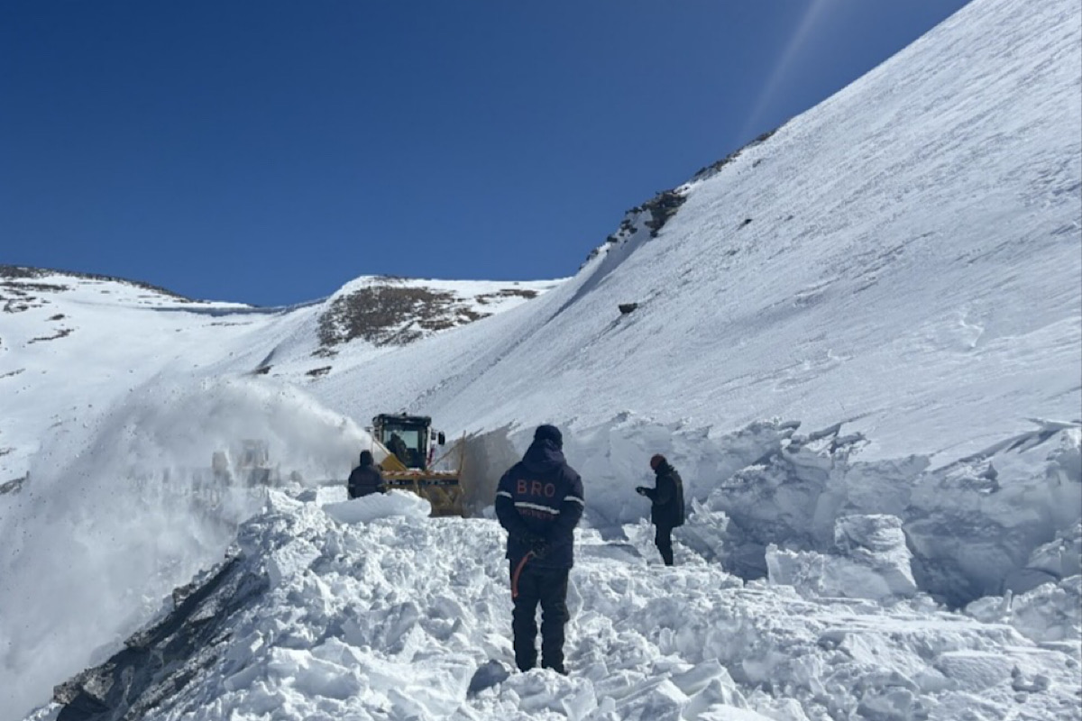 BRO starts snow clearance to reopen strategic Leh-Manali highway