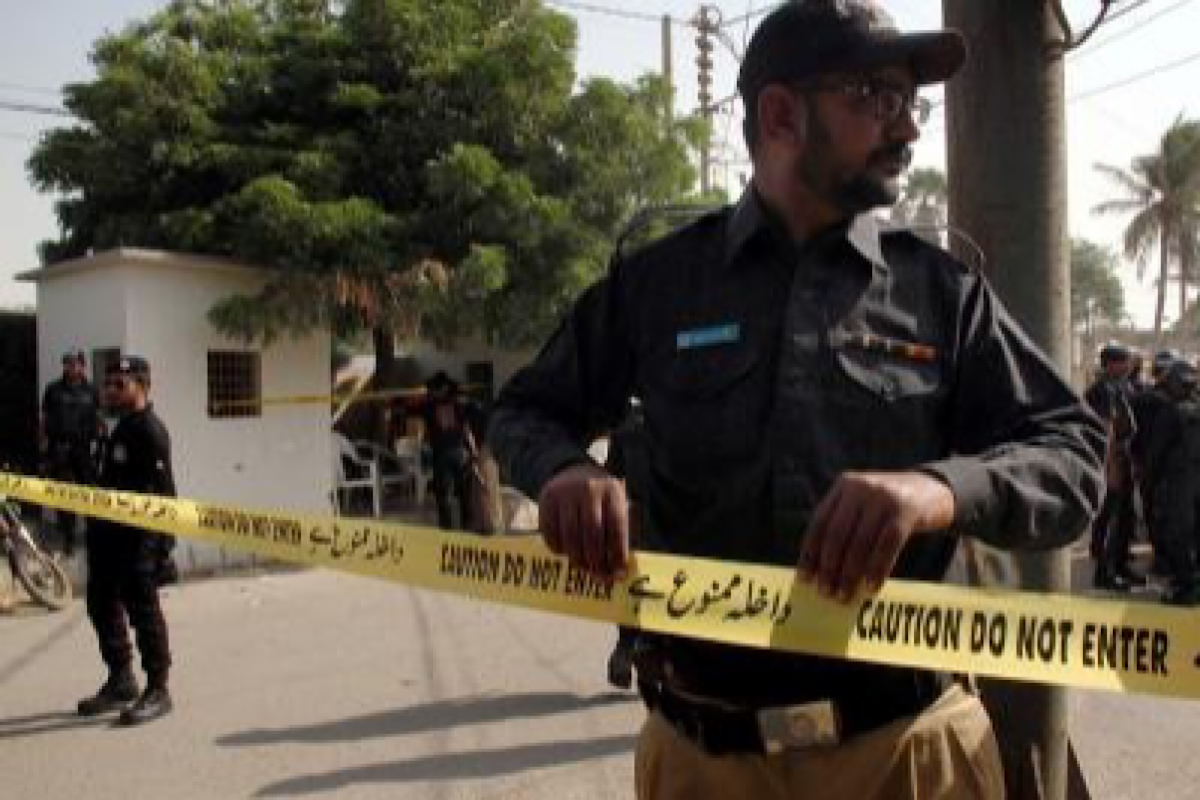 2 soldiers killed, 15 injured in suicide attack in Pakistan
