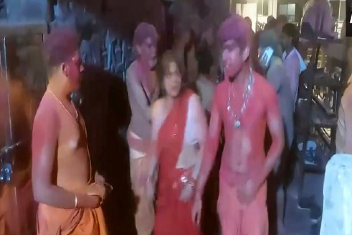Fire breaks out during Bhasma Aarti at Ujjain Mahakal temple, 13 injured
