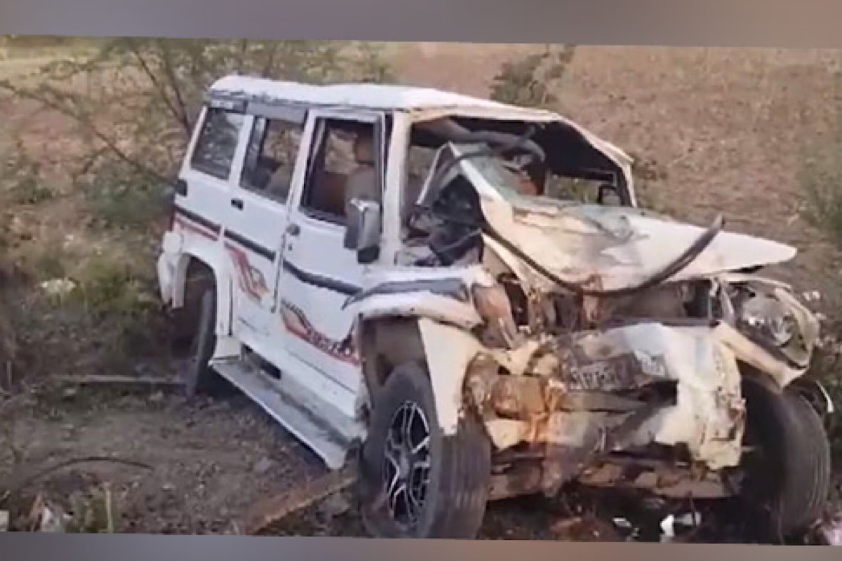 Madhya Pradesh: 3 dead, 2 injured after car collided with tree in Damoh