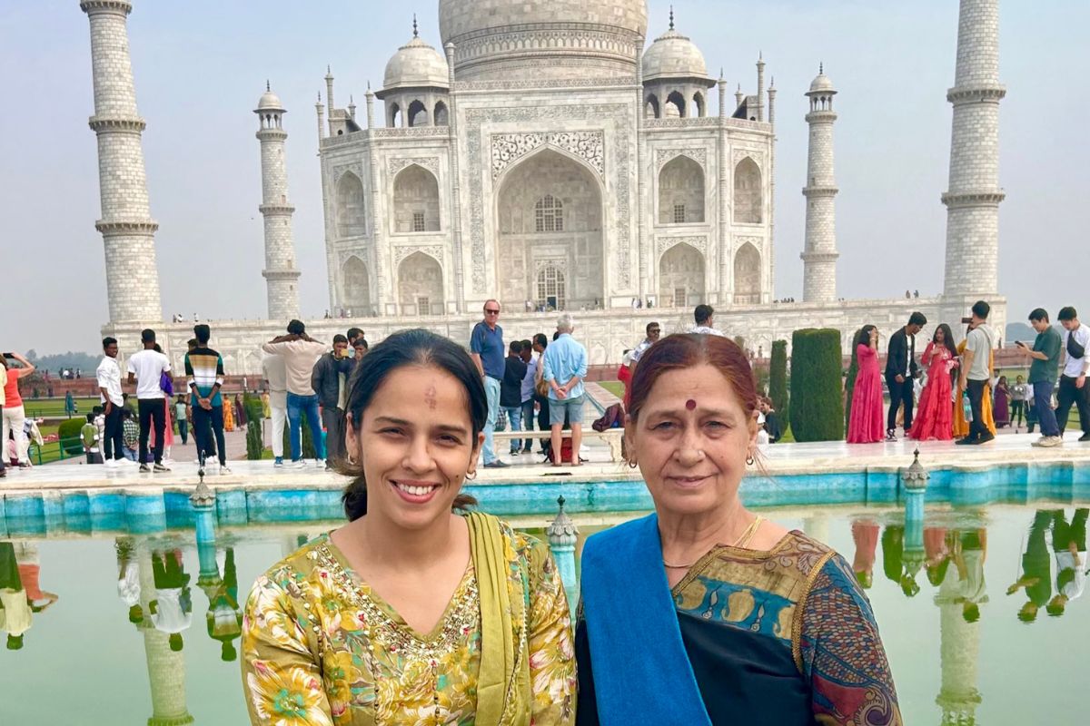 Olympic medallist Saina Nehwal shares glimpse of her visit to “marble-ous Taj Mahal” with her mother