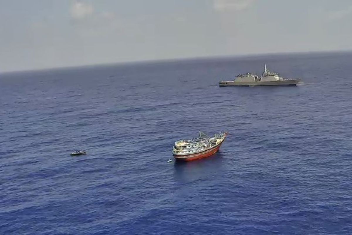 Indian Navy responds to piracy attack in Arabian Sea; rescues 23 Pakistanis