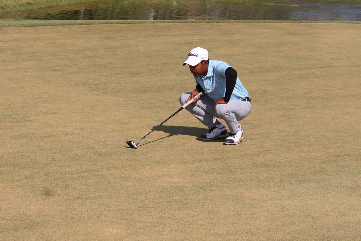 Mohd Azhar builds two-shot lead on day three