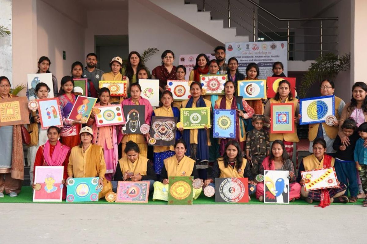 Patanjali promotes self-employment through Indian Rural Art: Acharya Balkrishna