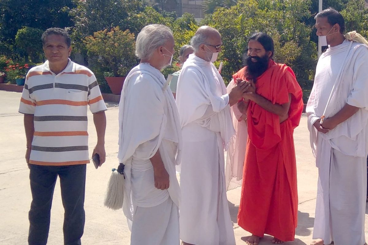 Patanjali Yogpeeth hosts renowned saint Dr. Manibhadra’s ‘Sarvodaya Shanti Yatra’