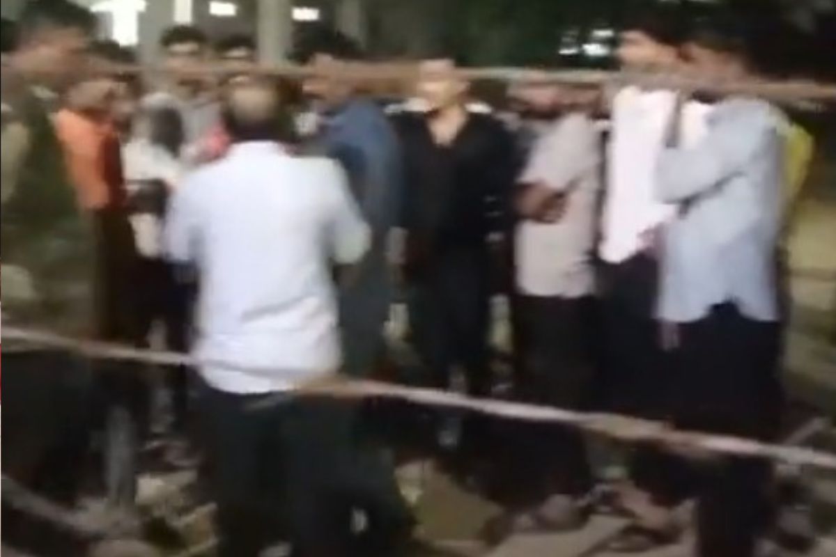 Mob attacks foreign students ‘for offering namaz’ at Gujarat University hostel; 5 injured