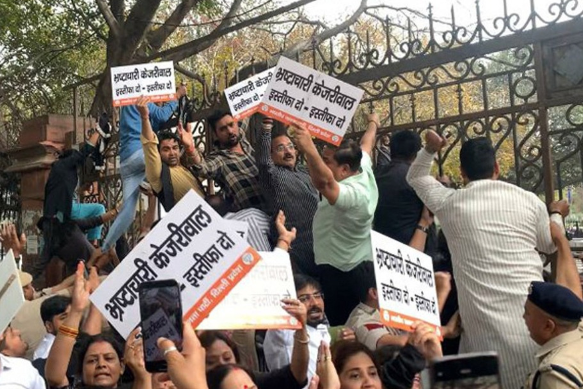 Delhi BJP protest outside assembly demanding Kejriwal’s resignation