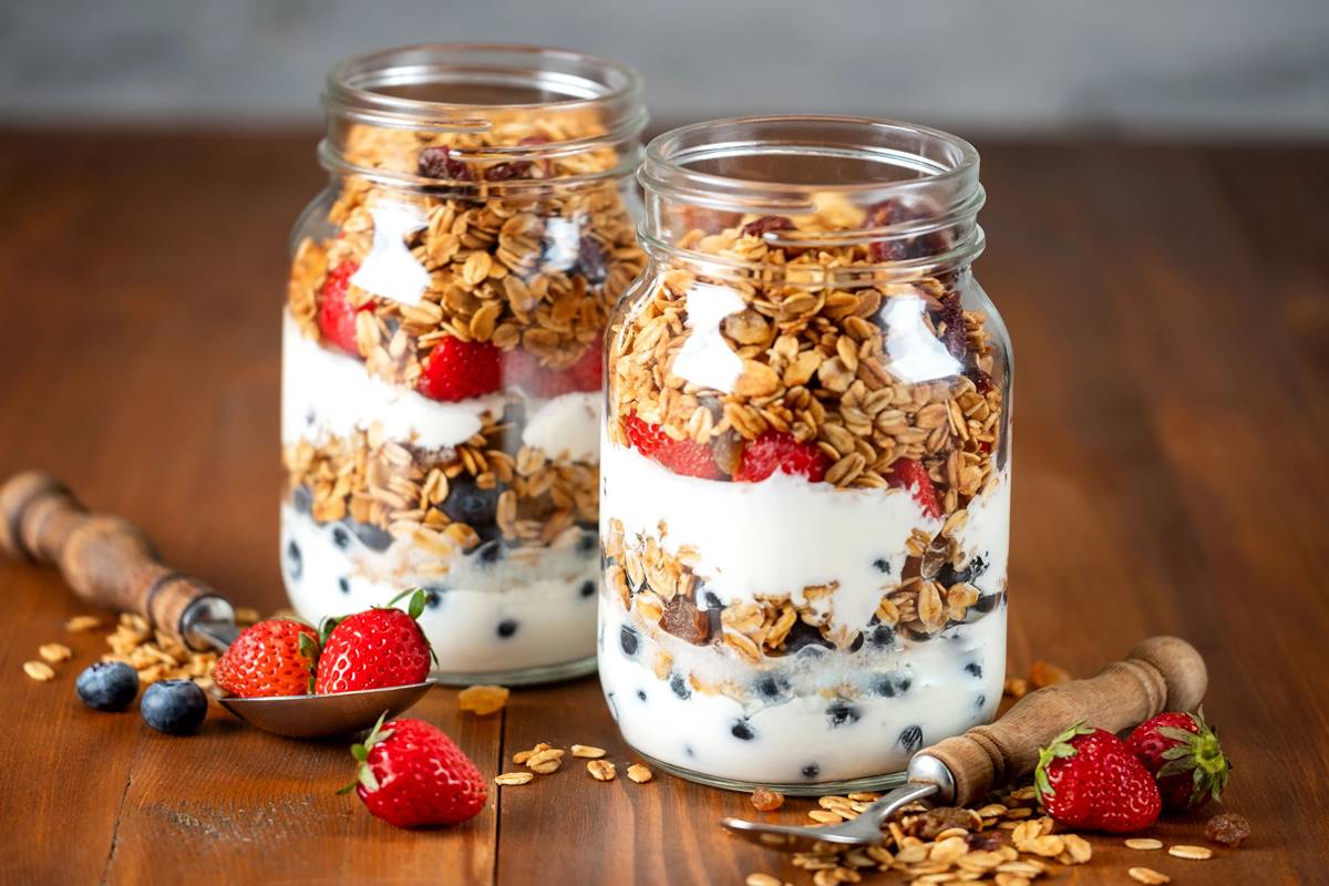 On-the-go breakfasts: Healthy jars, happy mornings