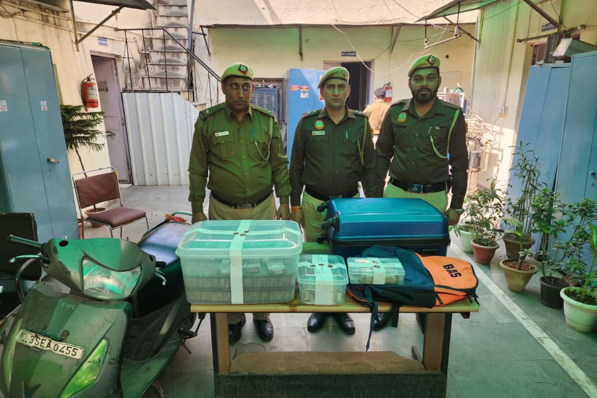 Delhi Police recovers over Rs 93 lakh of stolen cash