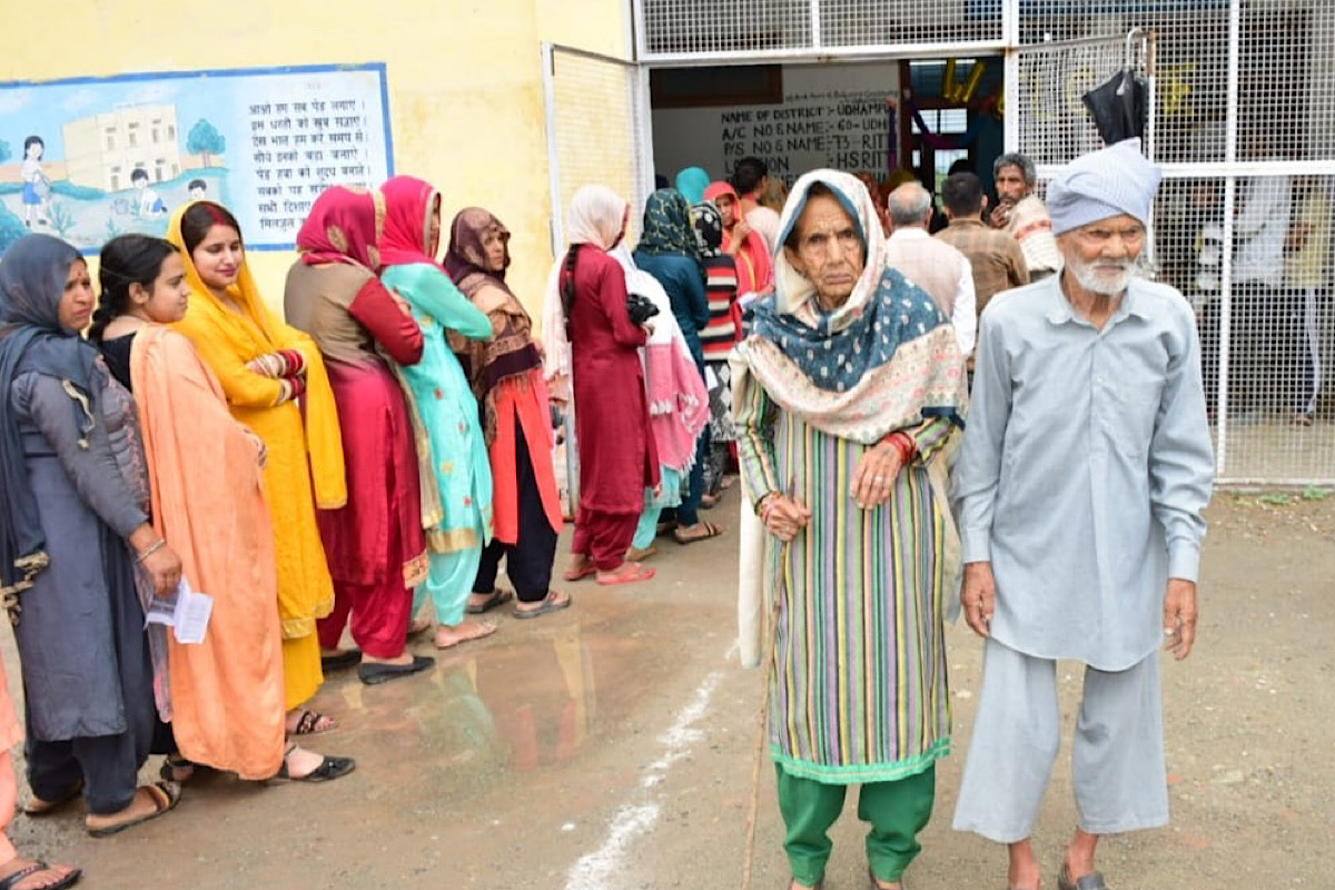 People brave bad weather to vote in J&K; 8.44 per cent voter turnout reported