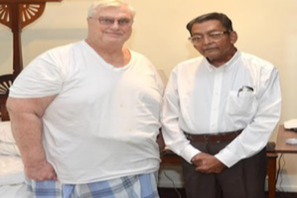 Mumbai doctors perform total knee replacement on elderly US man weighing 193 kg