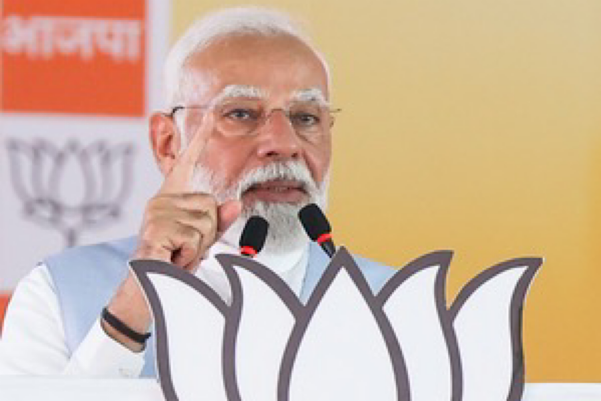 SP, Congress contesting polls to benefit their families, BJP for yours: PM