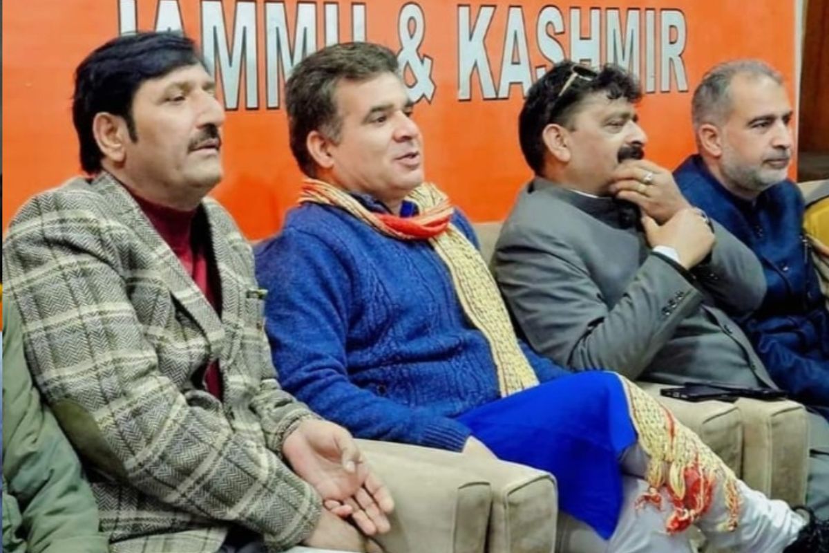J&K BJP chief Raina formulates strategy to defeat NC, PDP on 3 LS seats in Kashmir