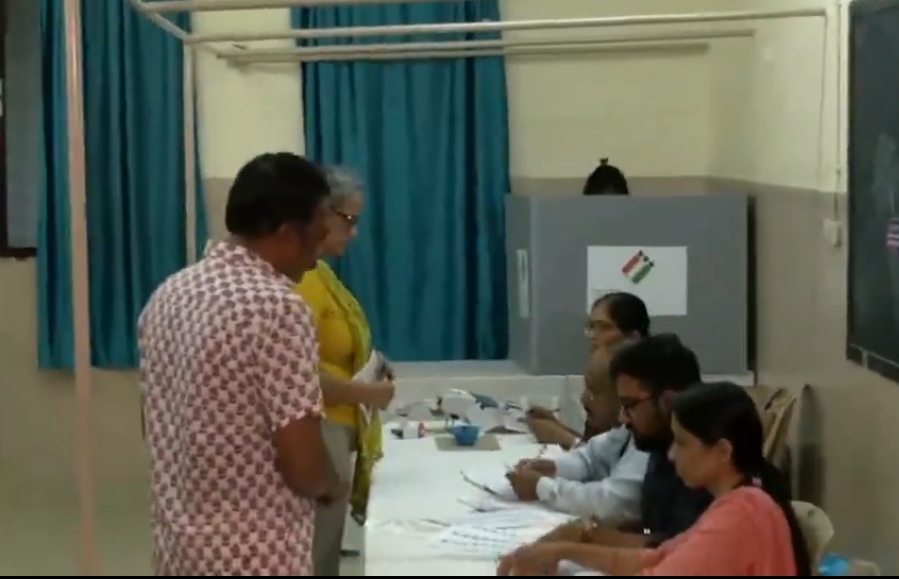 LS elections phase II: 42.8 per cent voter turnout till 1 pm