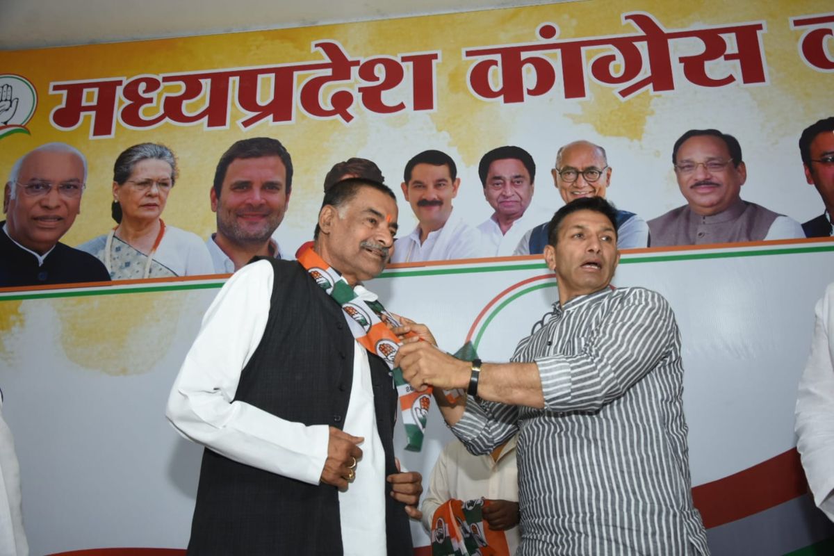 Senior BJP leader of Madhya Pradesh Laxman Tiwari quit the saffron party and joined the Congress on Monday.