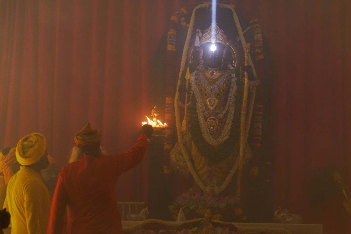 Devotees witness Surya Abhishek of Ram Lalla in Ayodhya in lakhs