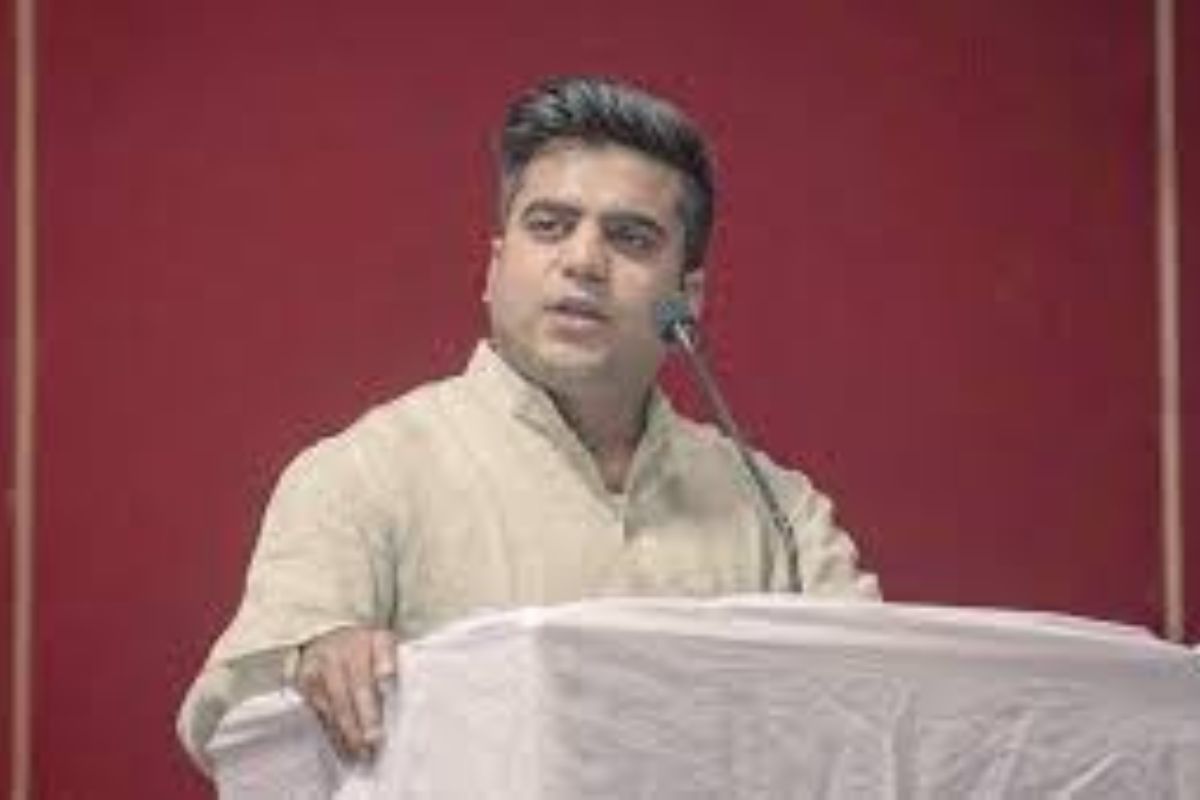 LS polls: Akhilesh Yadav’s nephew Tej Pratap to contest from Kannauj