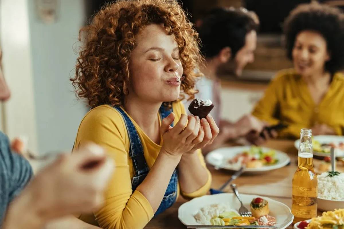 Mindful eating: Navigating social gatherings without deprivation
