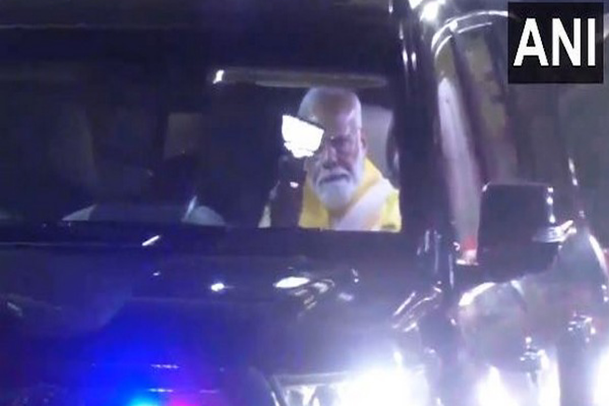 PM Modi arrives in Bhubaneswar, to hold public rallies in Brahmapur, Nowrangpur today