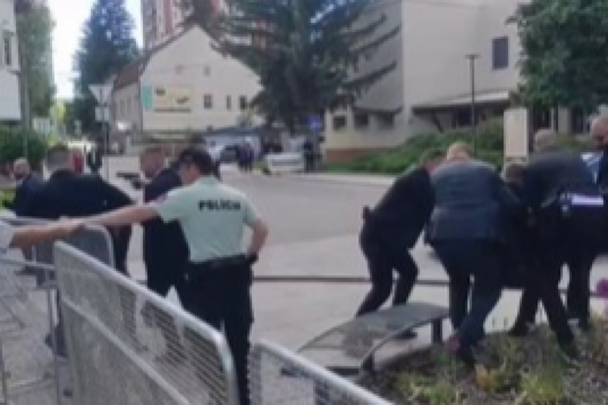 Slovakian PM Fico regains consciousness after long operation