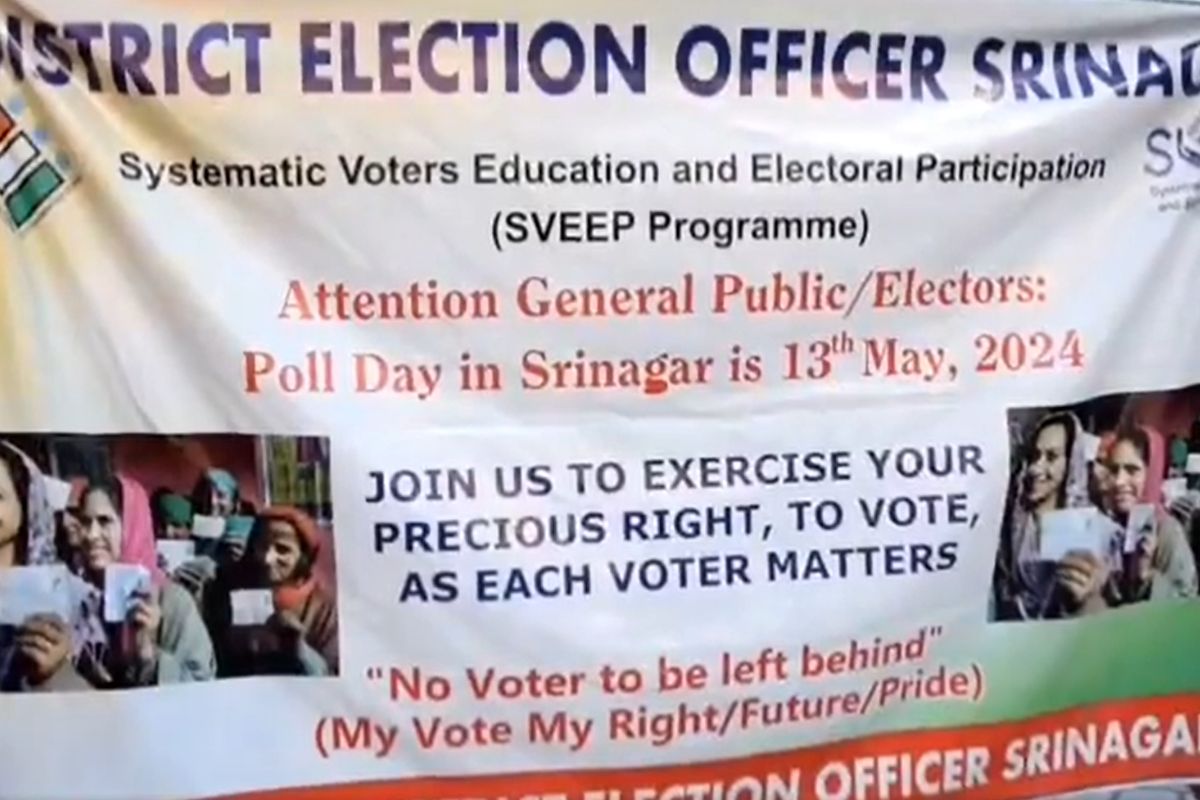 Largest SVEEP banner unveiled in Srinagar to motivate voters to cast their mandate