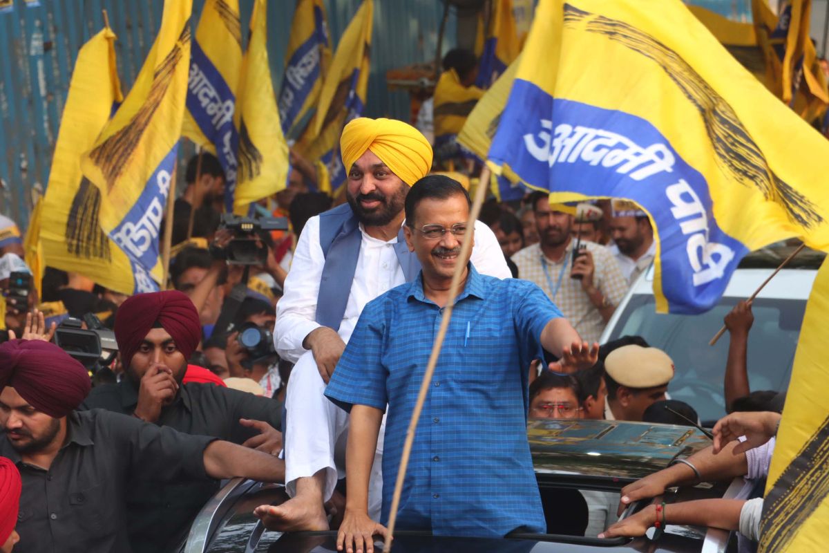 Kejriwal holds road show with Mann in South Delhi, says missed everyone a lot