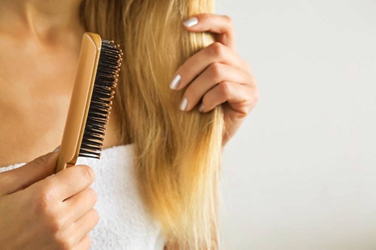Discover the hidden damages your brushing technique inflicts on your hair
