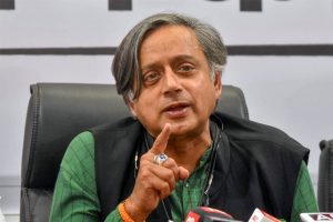 No possibility of lotus to bloom in Kerala: Shashi Tharoor