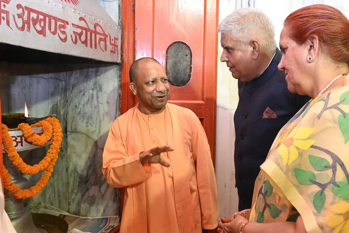Vice President gets deeply moved after visiting and worshipping Guru Gorakhnath