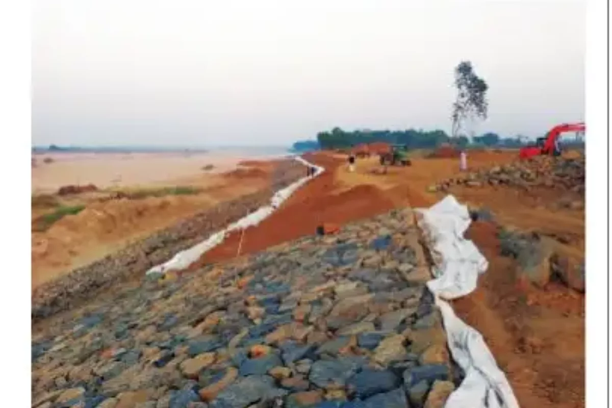 Villages in Jhargram battle severe riverbank erosion as Kangsabati river advances