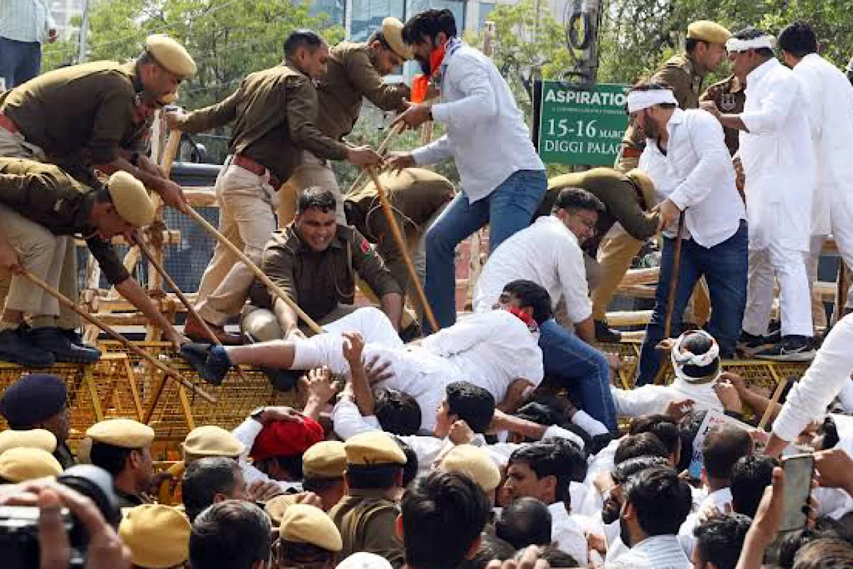 Cops use batons, water cannons to stop Youth Cong protesters in Jaipur