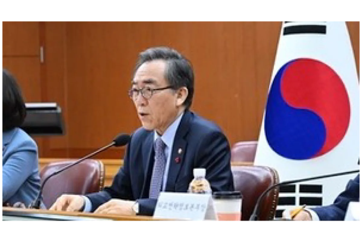South Korean, Chinese FMs reaffirm ties amid political uncertainties