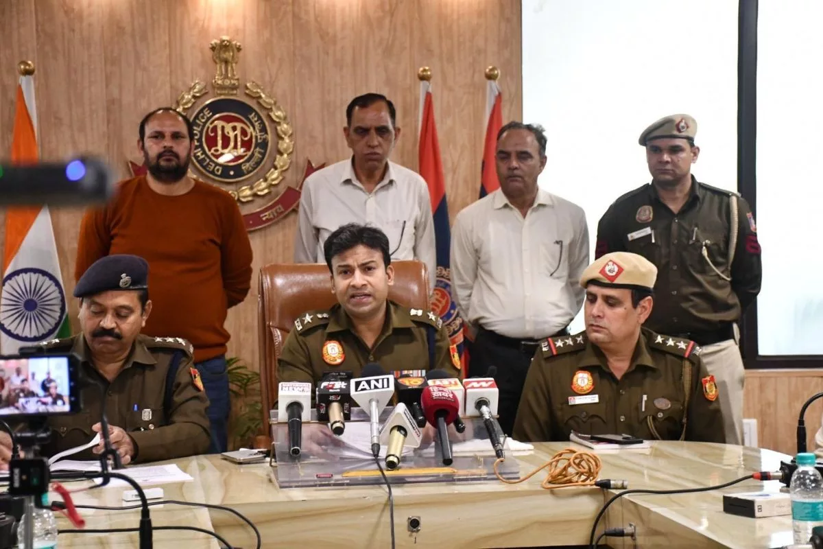 Trio involved in hi-tech car theft held in Dwarka