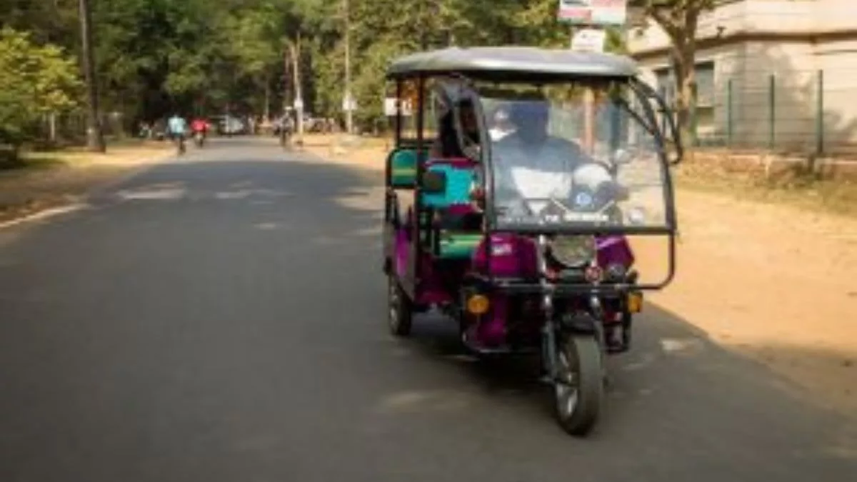Crackdown on e-rickshaws in UP: 1,007 seized, 3,093 challans issued on Day 2