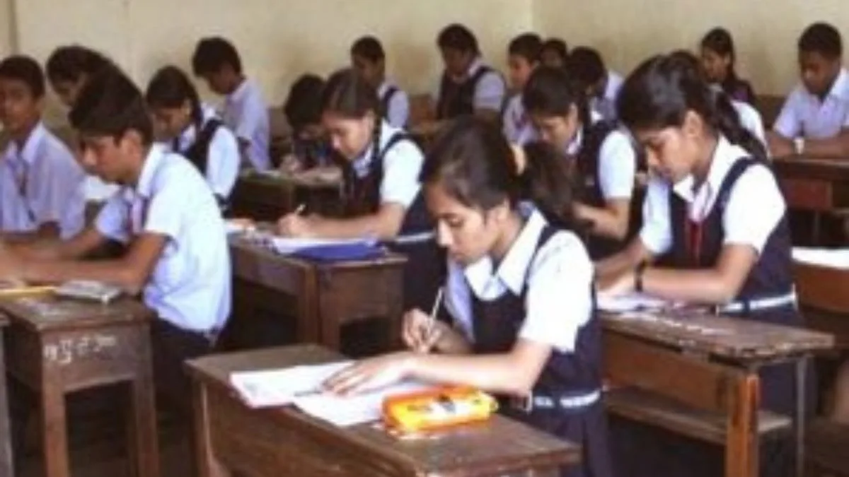 Jharkhand: Dhanbad Administration cracks down on private school malpractices