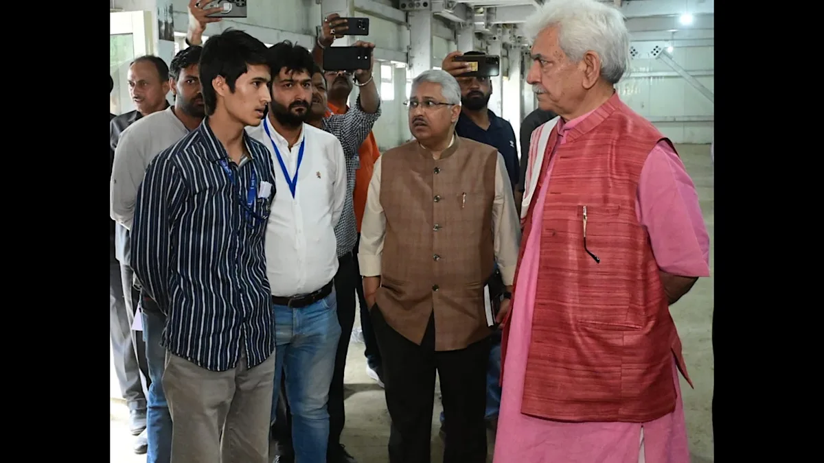 LG Sinha reviews arrangements for Amarnath Yatra at Pahalgam base camp