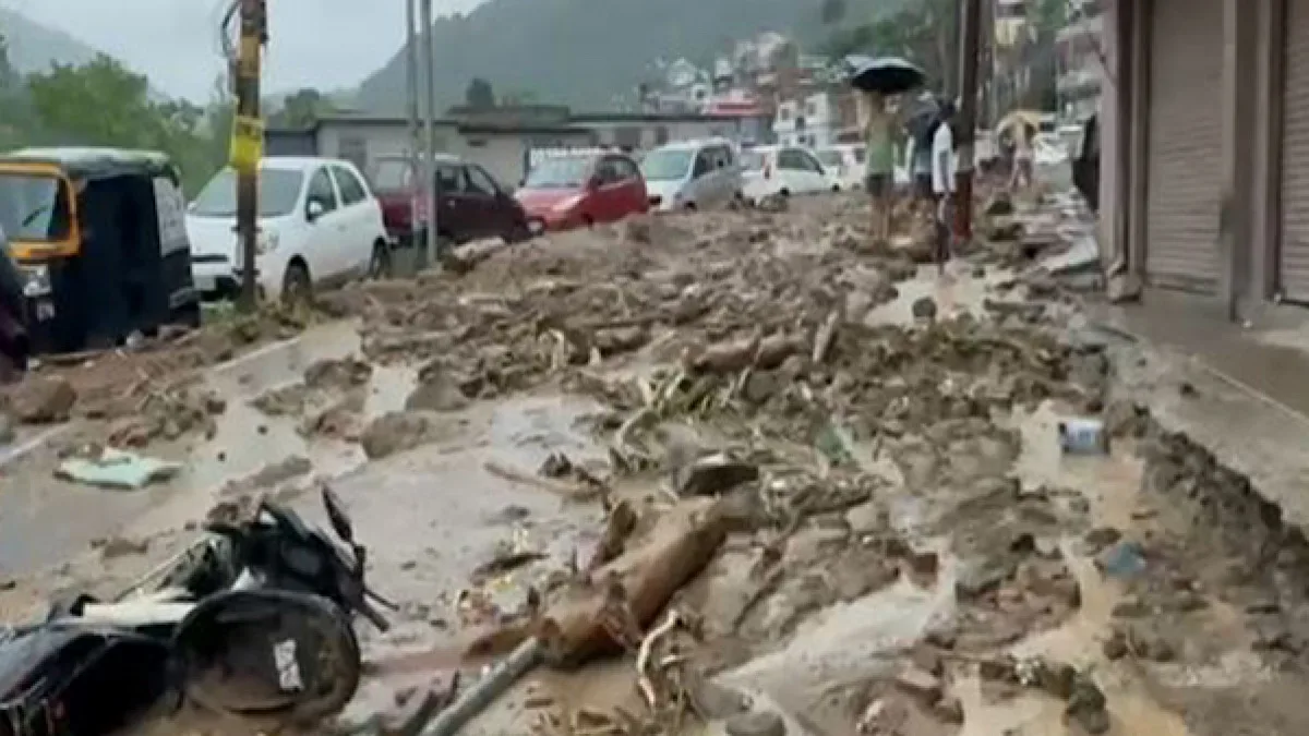 Himachal Pradesh: Mandi experiences heavy rainfall, flood-like situation in several parts of district